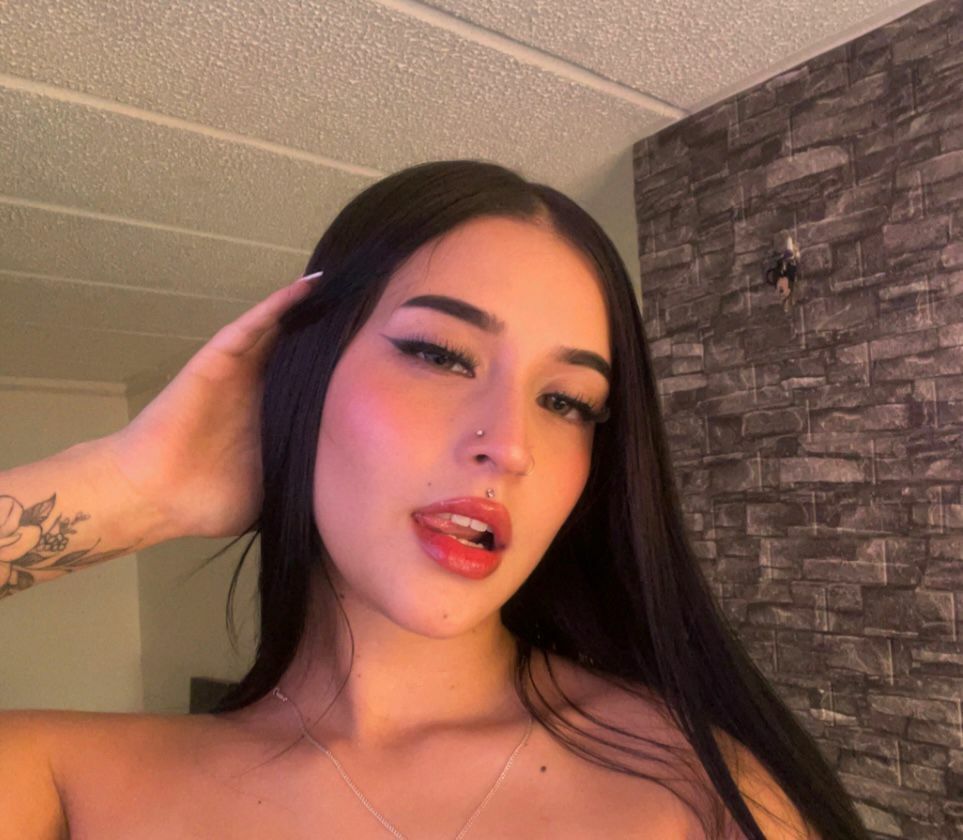 CHARRLOTTEGREY Avatar