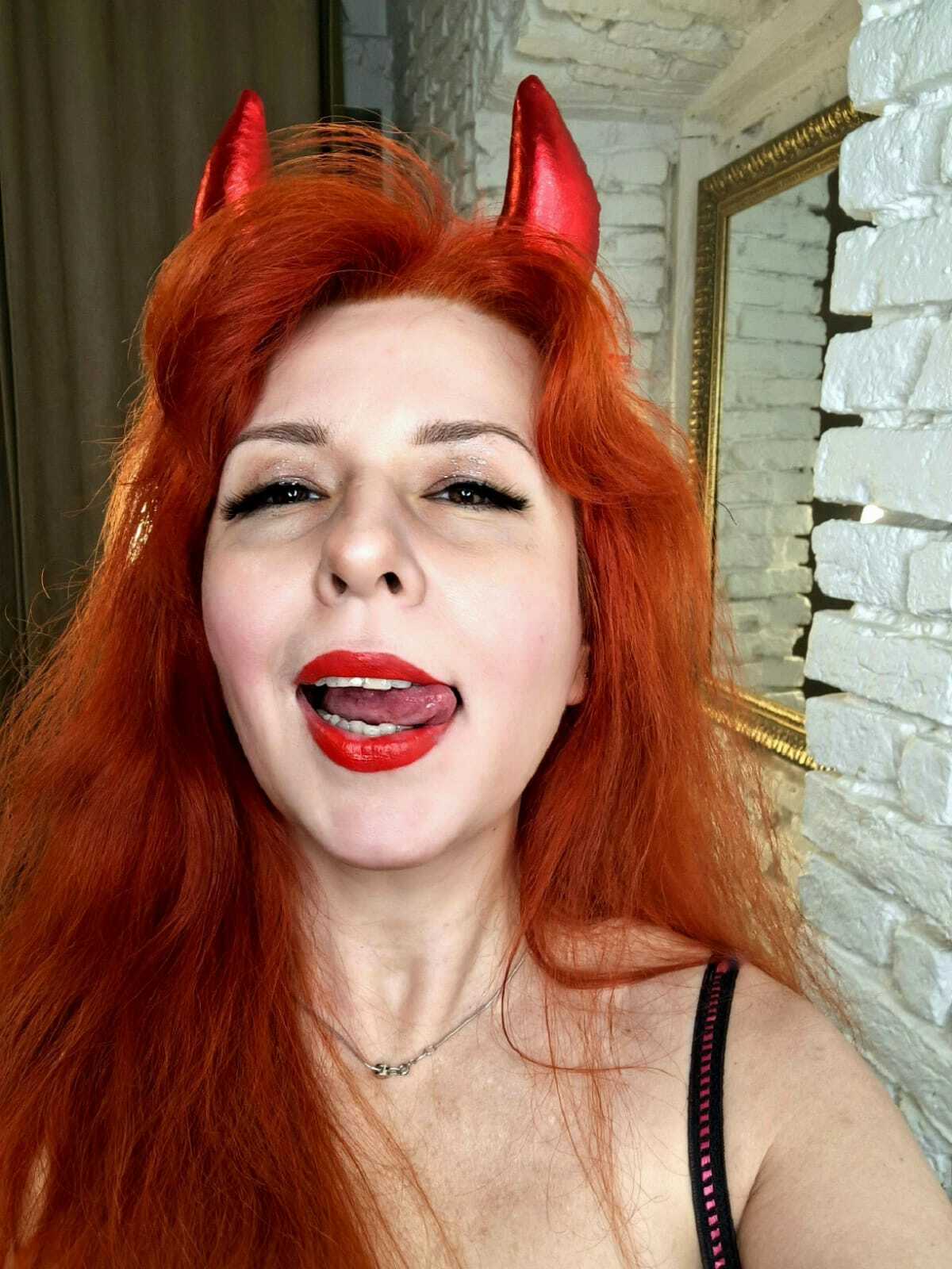 CrystalLovelyy Avatar