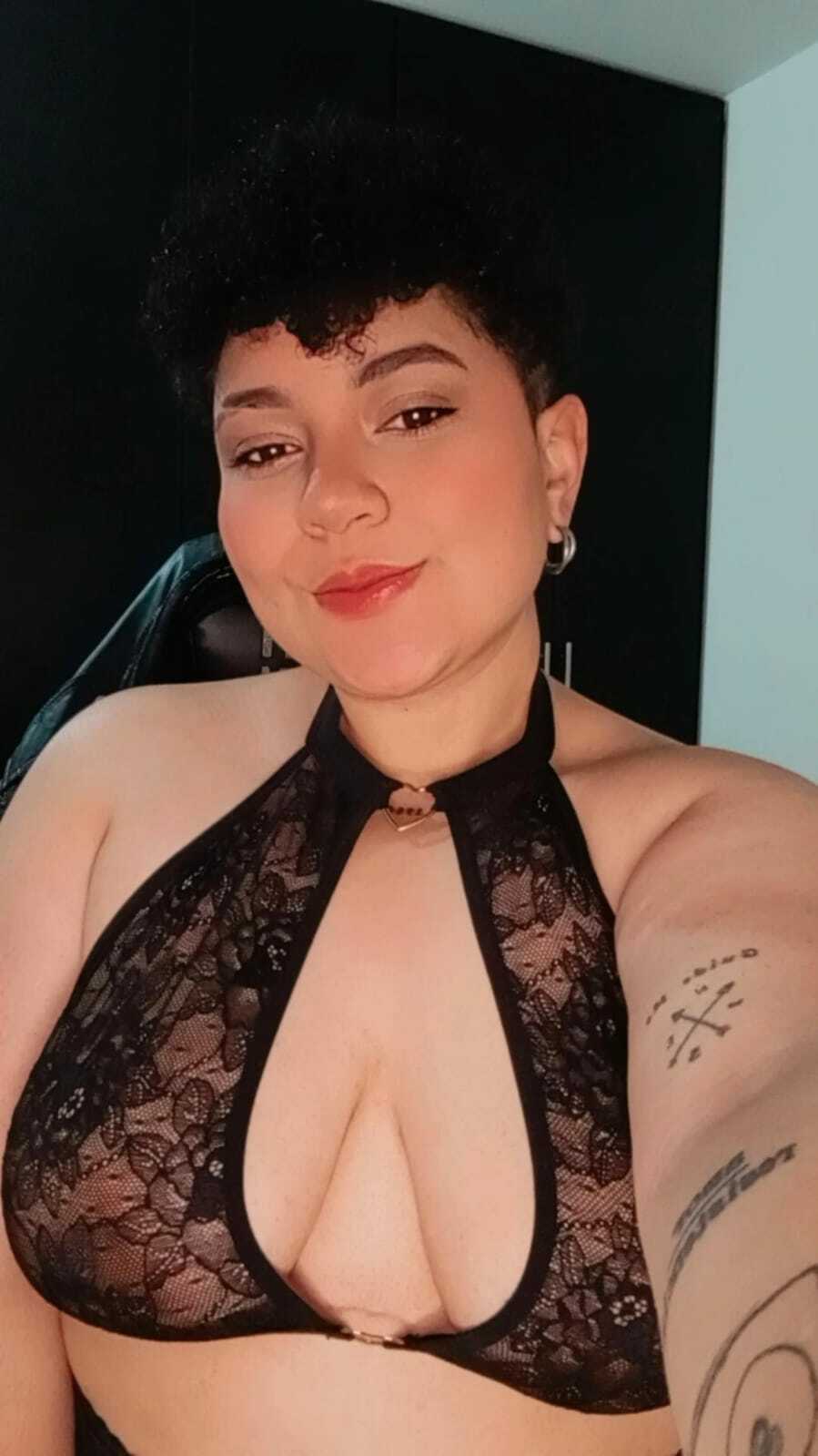 Curlycamqueen Avatar