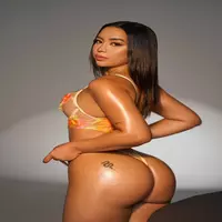emmi-foxy profile