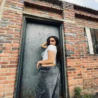 francesca-a profile