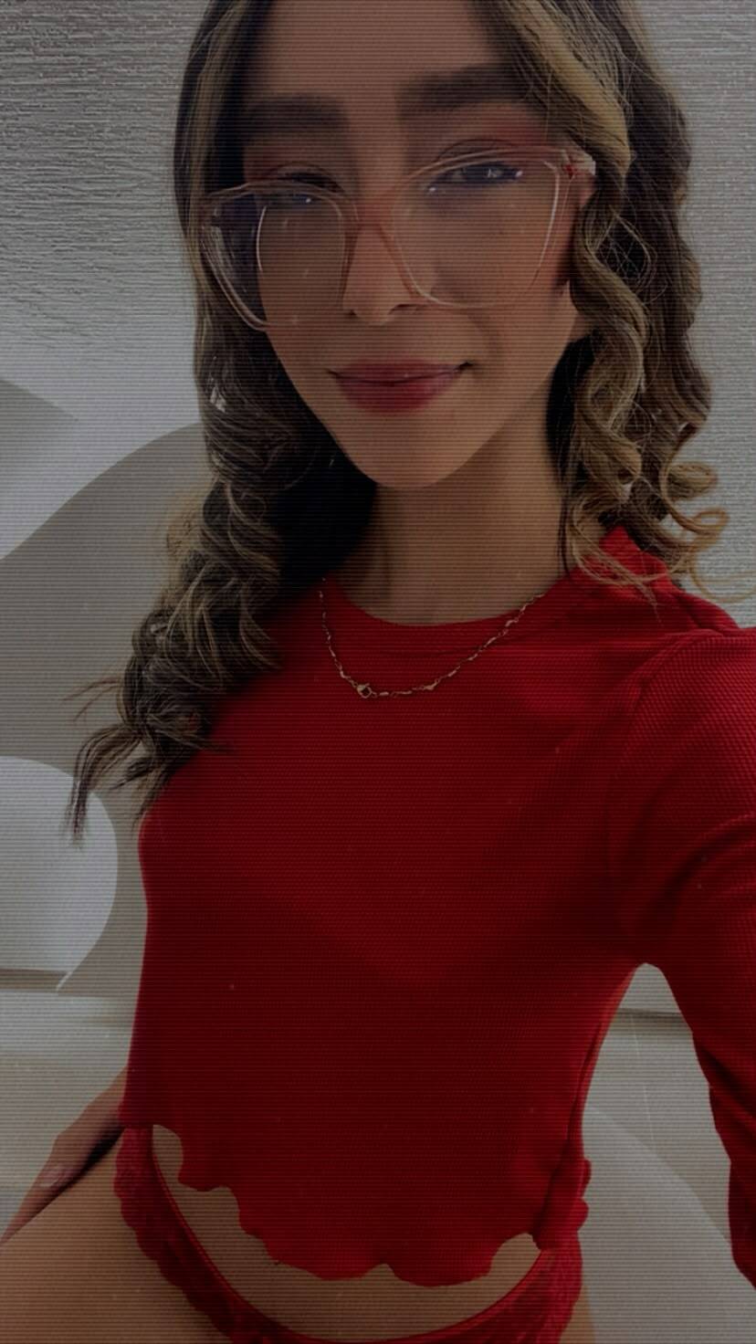 Helen-foxy Avatar
