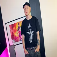 isaacwhitee profile