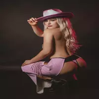 leah-grey profile