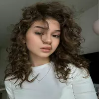 milly-shy profile