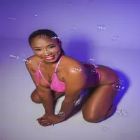nahomyfox profile