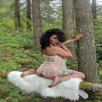 niomiblaq profile