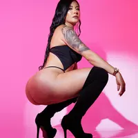 Live sex cams model Queen-Antonella-Oficial | Female | Free Live ...