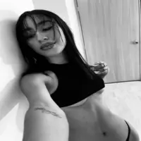 sexy-tiny-sarah profile