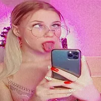 sofiakenwood profile