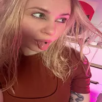 sofiakenwood profile