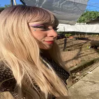 violet-lawrence profile
