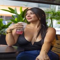 zoeflores profile